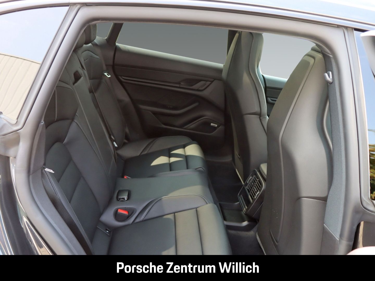 Porsche Taycan Sport Turismo InnoDrive Surround-View LED