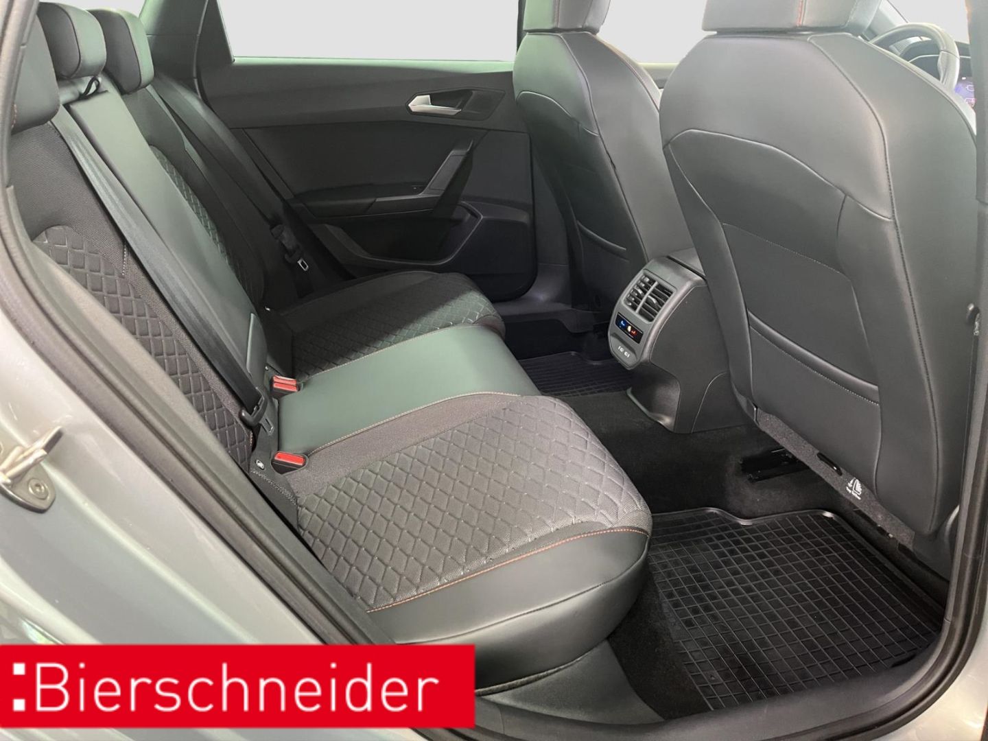 Seat Leon SP 2.0 TSI DSG AB199EUR FR AHK BEATS REAR N