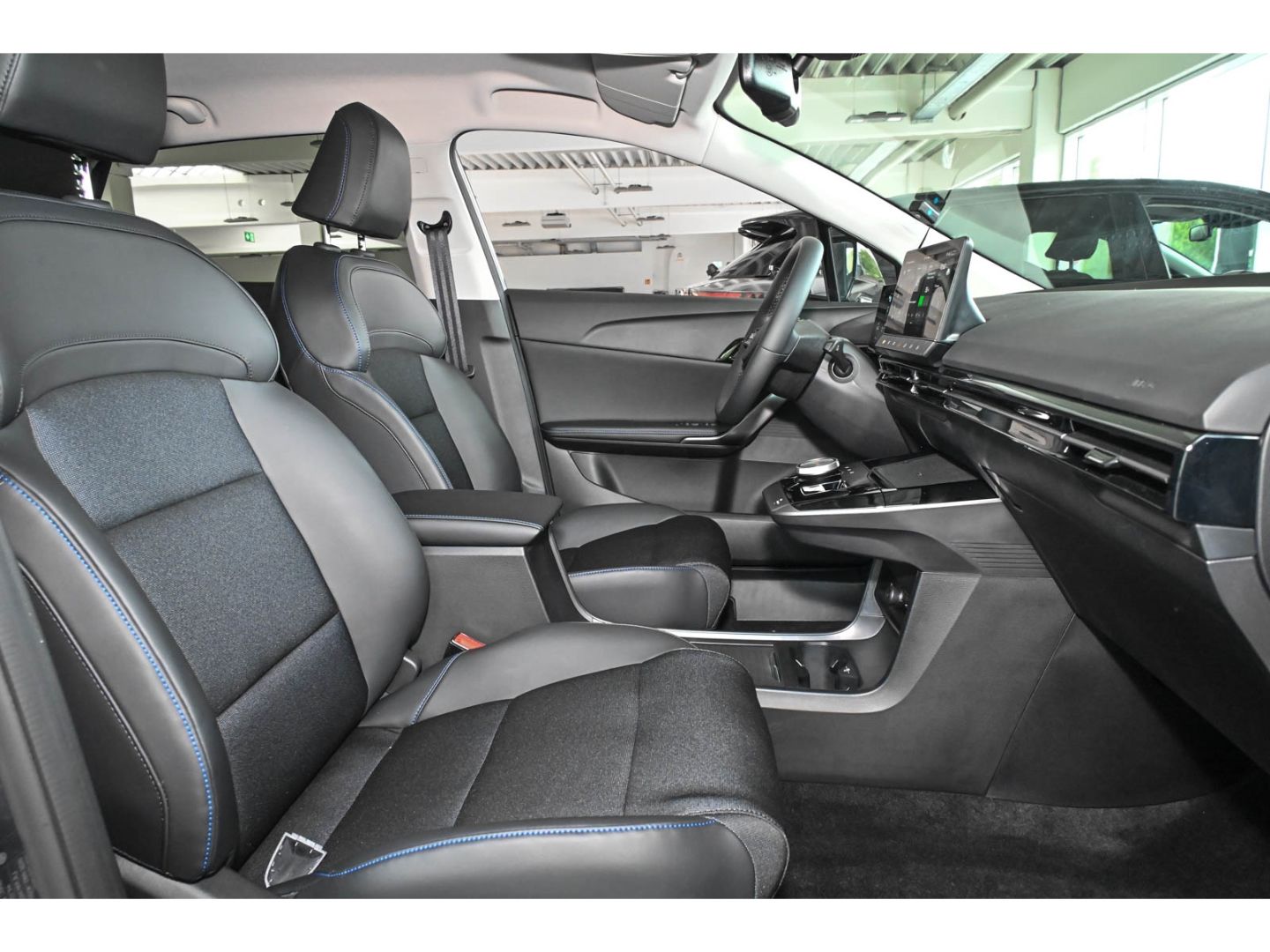 MG4 LUXURY 64 kWh+NAV+PILOT+360 °+LED+DAB + APPL