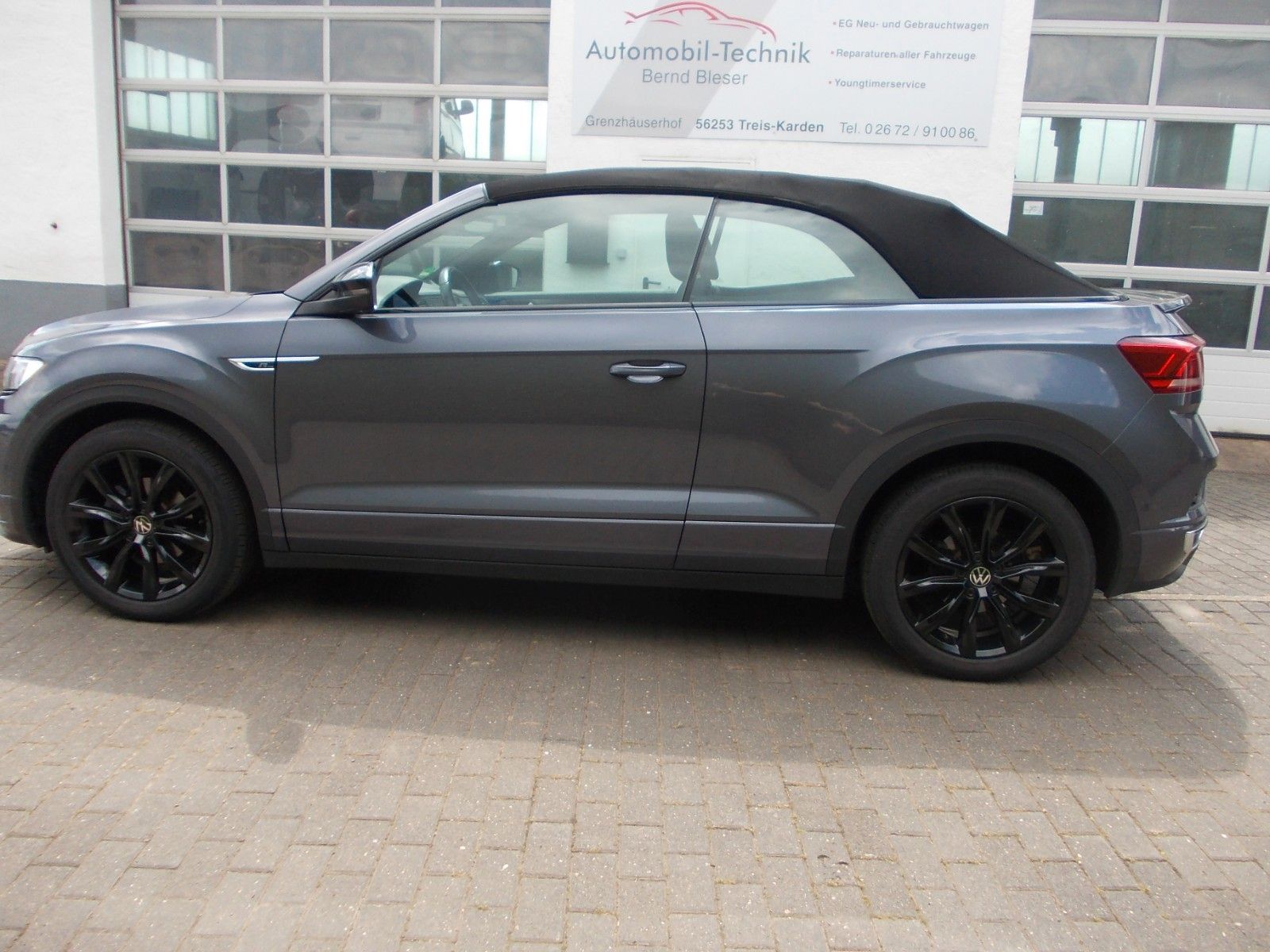 Volkswagen T-Roc R-Line - Samsaru's Car Outlet