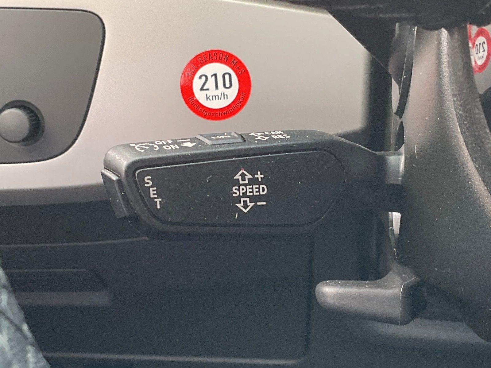 Audi A4 Av.40 TDI quattro S-Tr. - Samsaru's Car Outlet