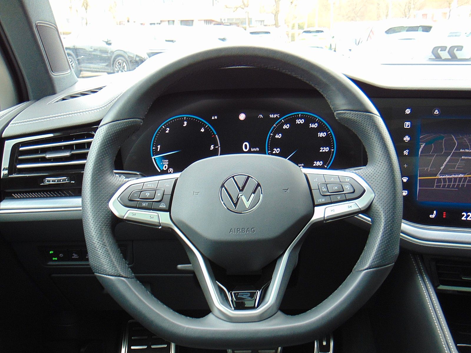 Volkswagen Touareg 3.0 TDI 4Motion R-Line - IQ Light - Pano