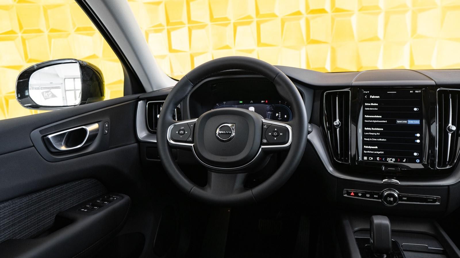 Volvo XC 60 - Samsaru's Car Outlet