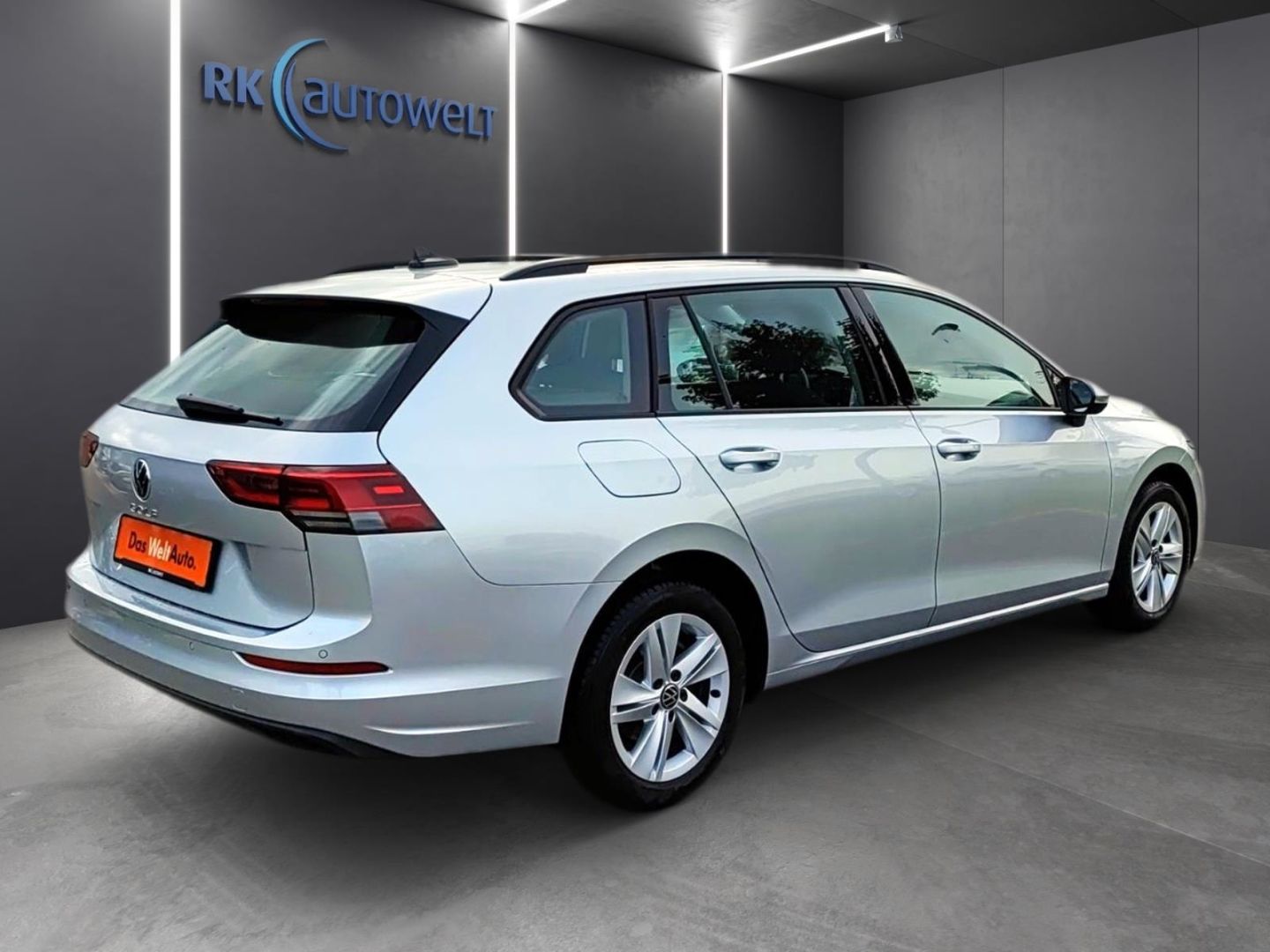 Volkswagen Golf Variant VIII 8 Life 1.0 TSI - Samsaru's Car Outlet