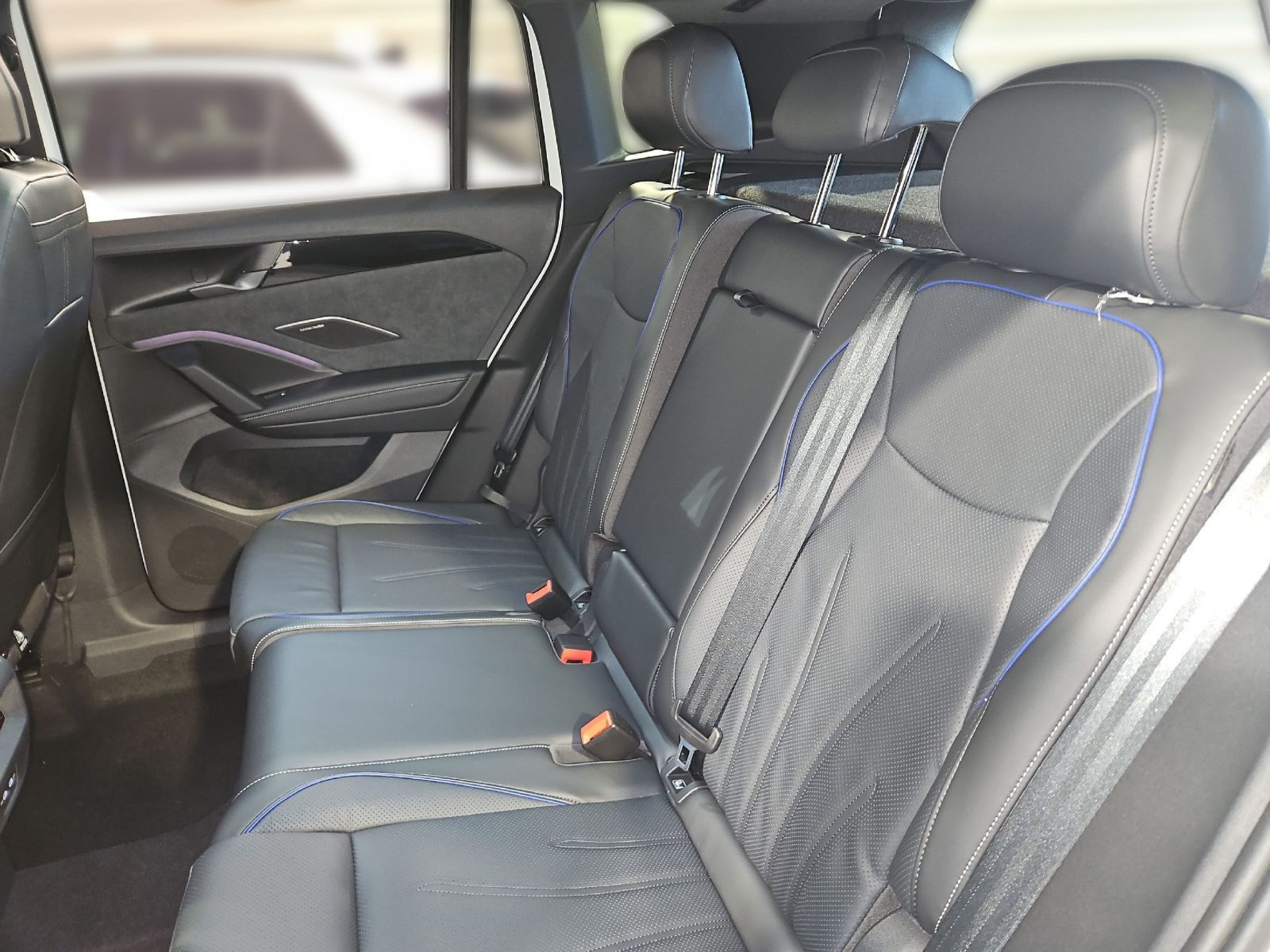 Volkswagen Tiguan R-Line 1.5 eHybrid DSG LEDER+AHK+PANO+NAV