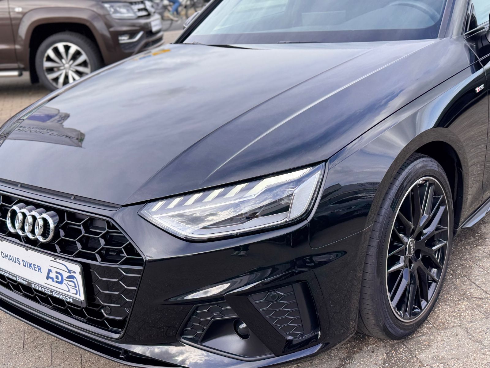 Audi A4 Avant 40 TFSI S line - Samsaru's Car Outlet