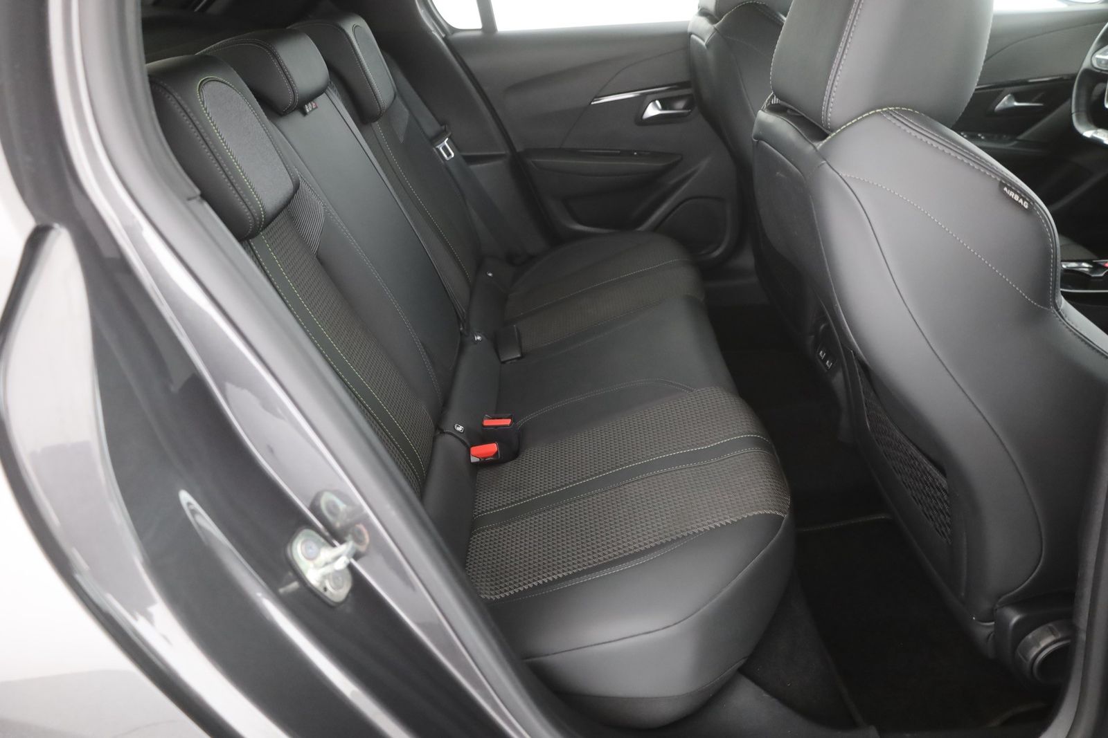 Peugeot 208 GT-Line PureTech 100 Aut. - Samsaru's Car Outlet