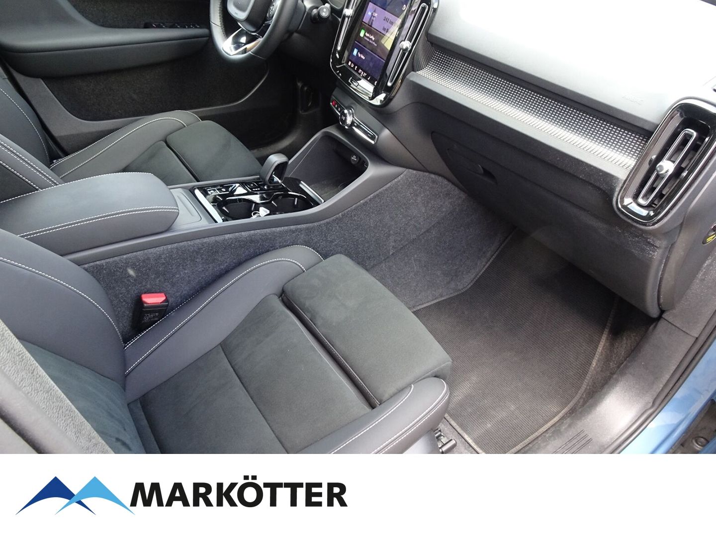 Volvo XC40 B3 Plus Dark - Samsaru's Car Outlet