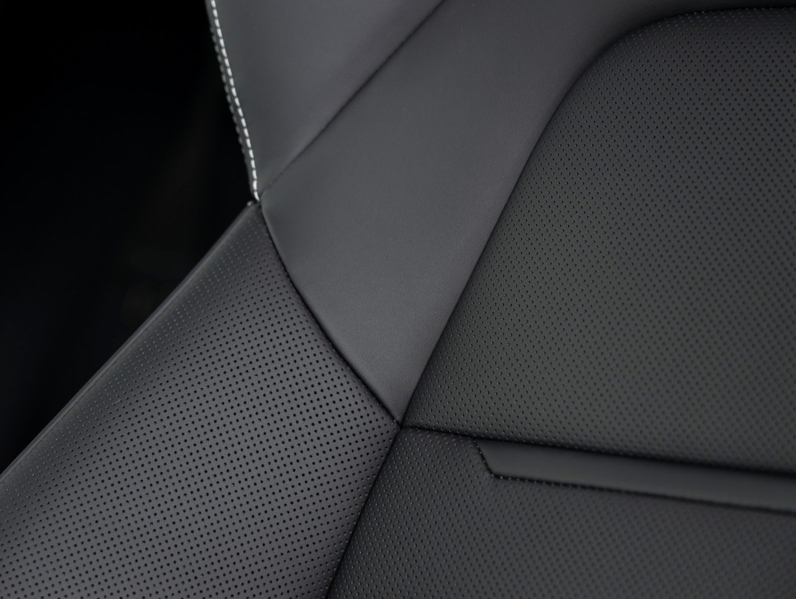 Porsche Panamera Turbo S E-Hybrid - VOLLES AUTO!!!