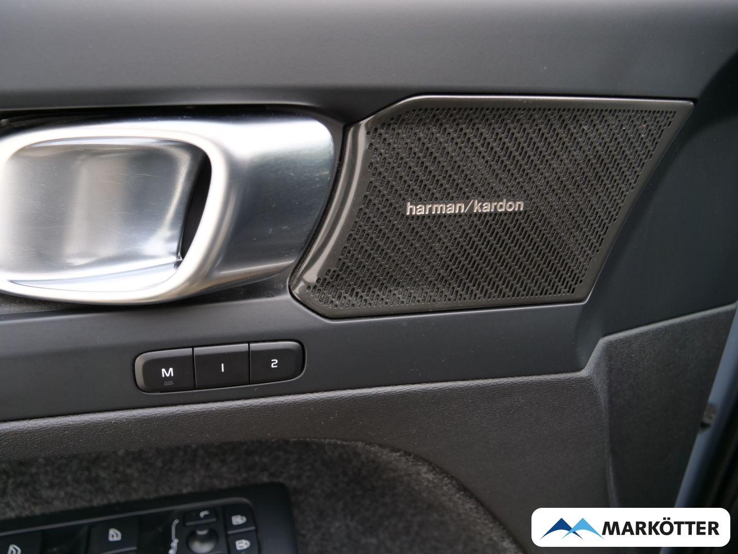 Volvo XC40 P8 Pure Electric Ultimate AHK/STHZ/PANO