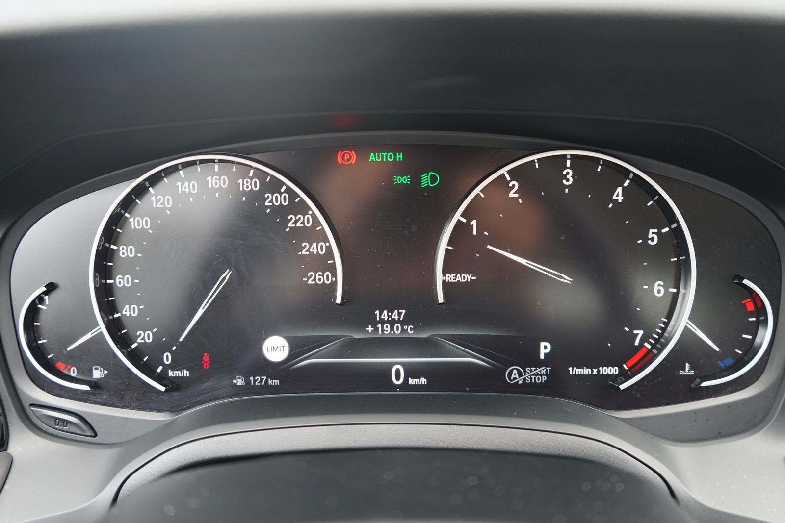 BMW 320i Advantage - Samsaru's Car Outlet