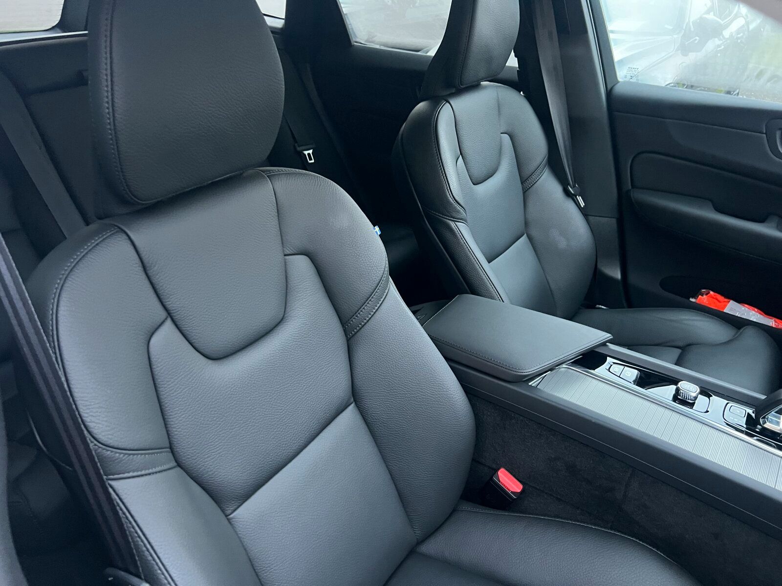 Volvo XC60 T6 Plus Dark AHK|PANO|FLED|360CAM|20"|