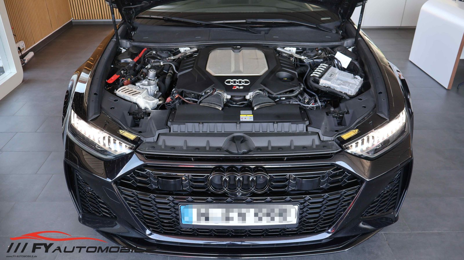 Audi RS6 4.0 TFSI quattro Keramic* Pano* AHK* Carbon