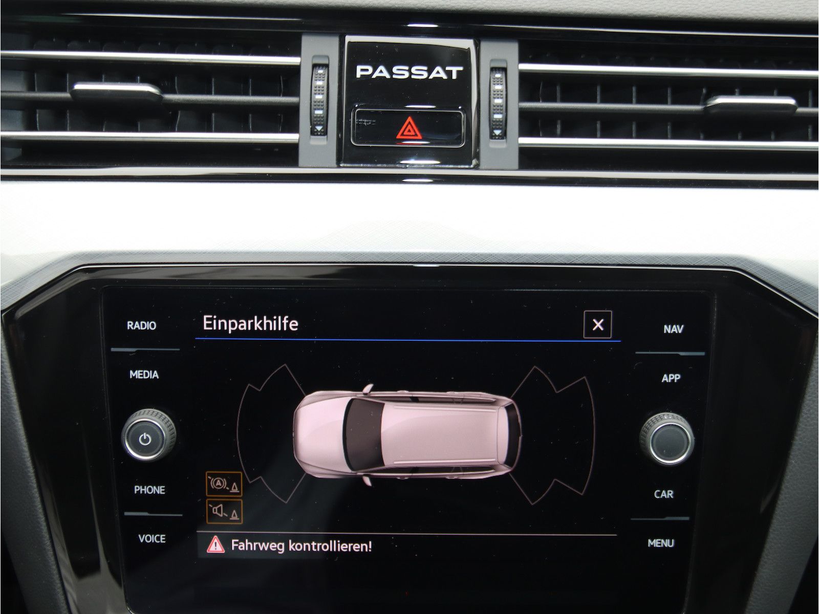 Volkswagen Passat 1.5 TSI BUSINESS - Samsaru's Car Outlet
