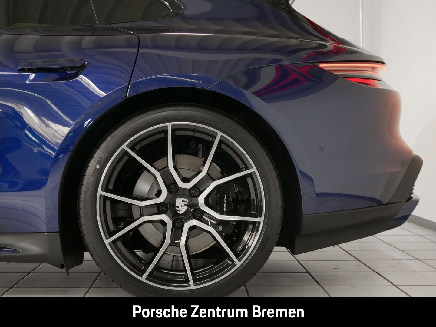 Porsche Taycan 4S Sport Tourismo Panomara Bose Head Up