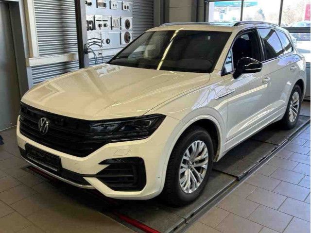 Volkswagen Touareg 3.0 TDI R-Line 4M - Samsaru's Car Outlet