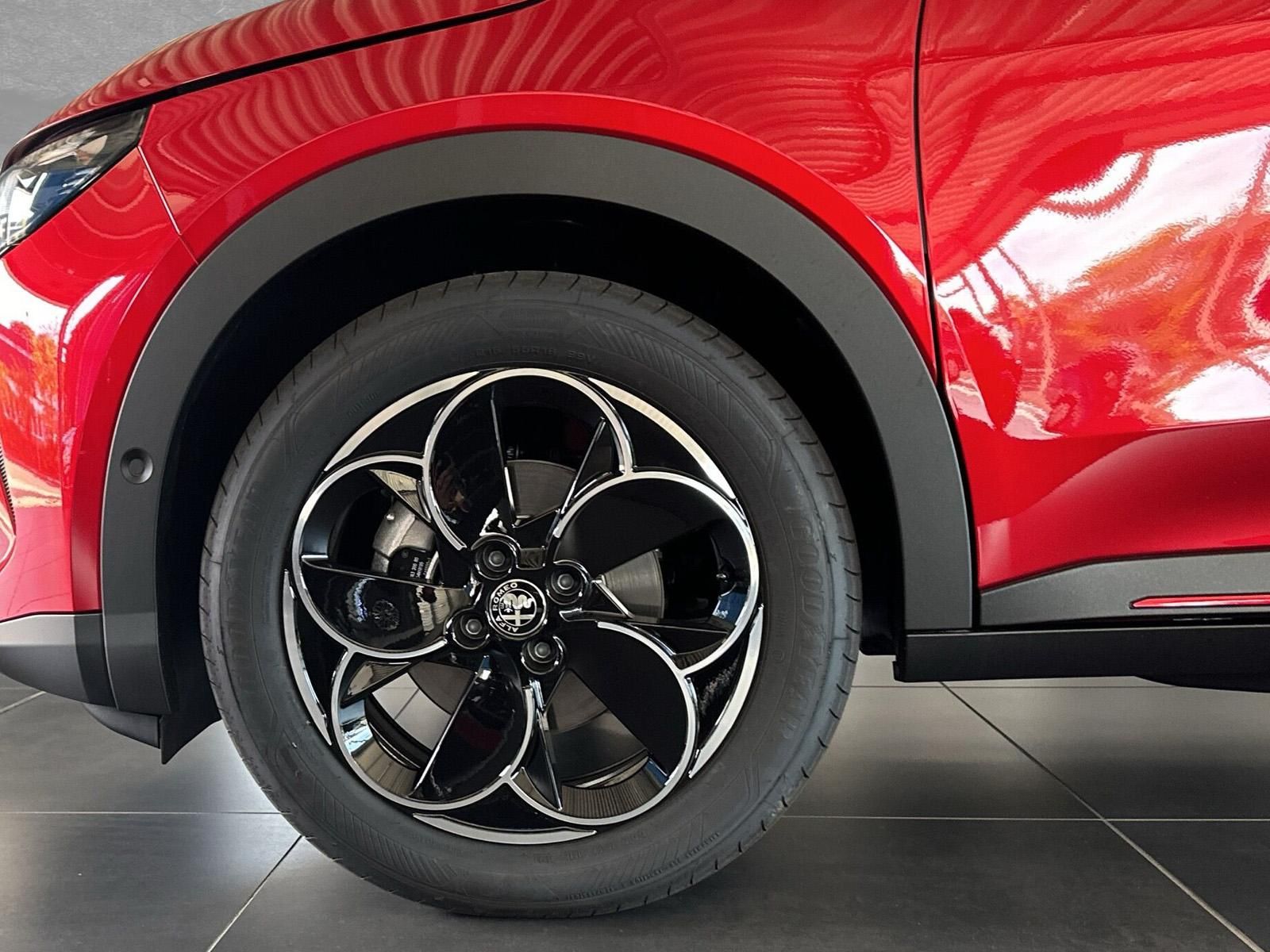 Alfa Romeo Junior #ELEKTRO #Speciale #SONDERLACK