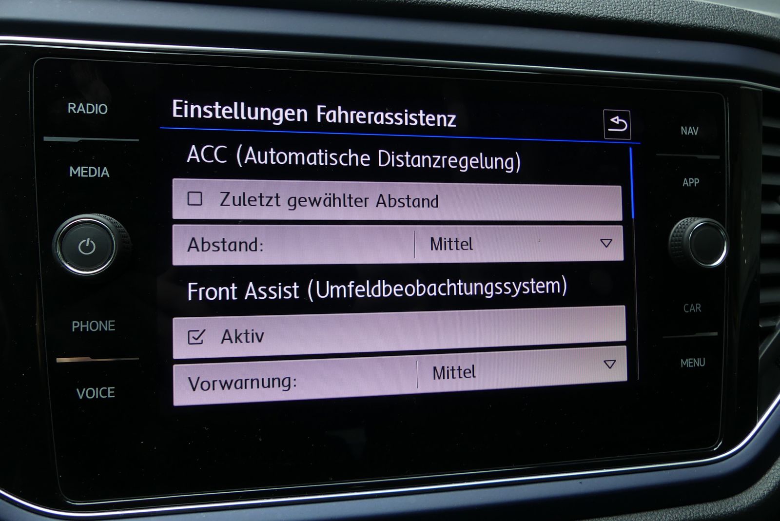 Volkswagen T-Roc United 1.5TSI - Samsaru's Car Outlet