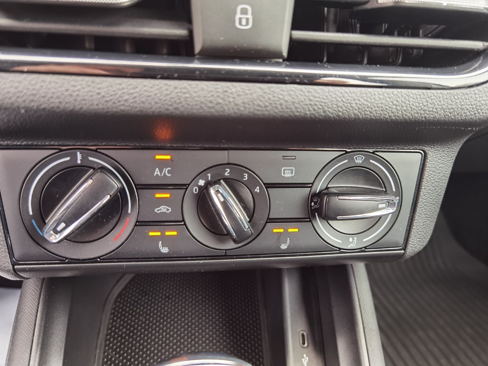 Skoda Kamiq Active - Samsaru's Car Outlet