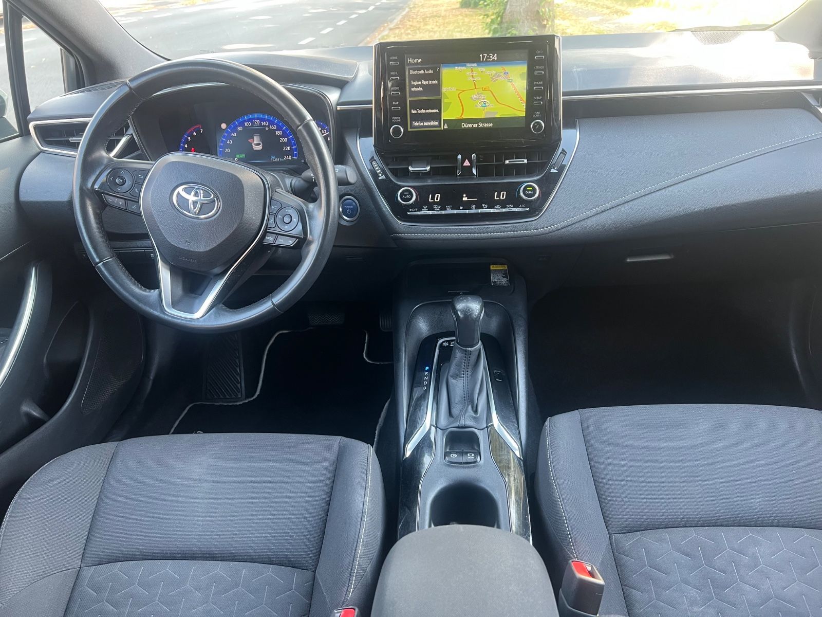 Toyota Corolla Touring Sports Hybrid Dynamic - Samsaru's Car Outlet