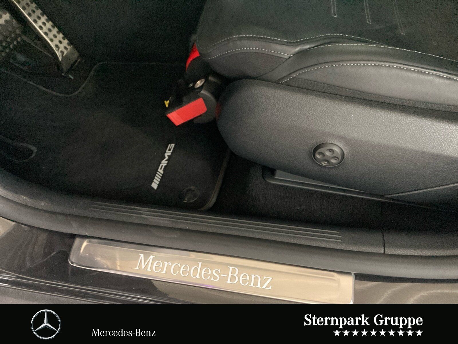 Mercedes-Benz GLC 300 e 4M AMG Premium Plus +AHK+Pano+DIST+20"