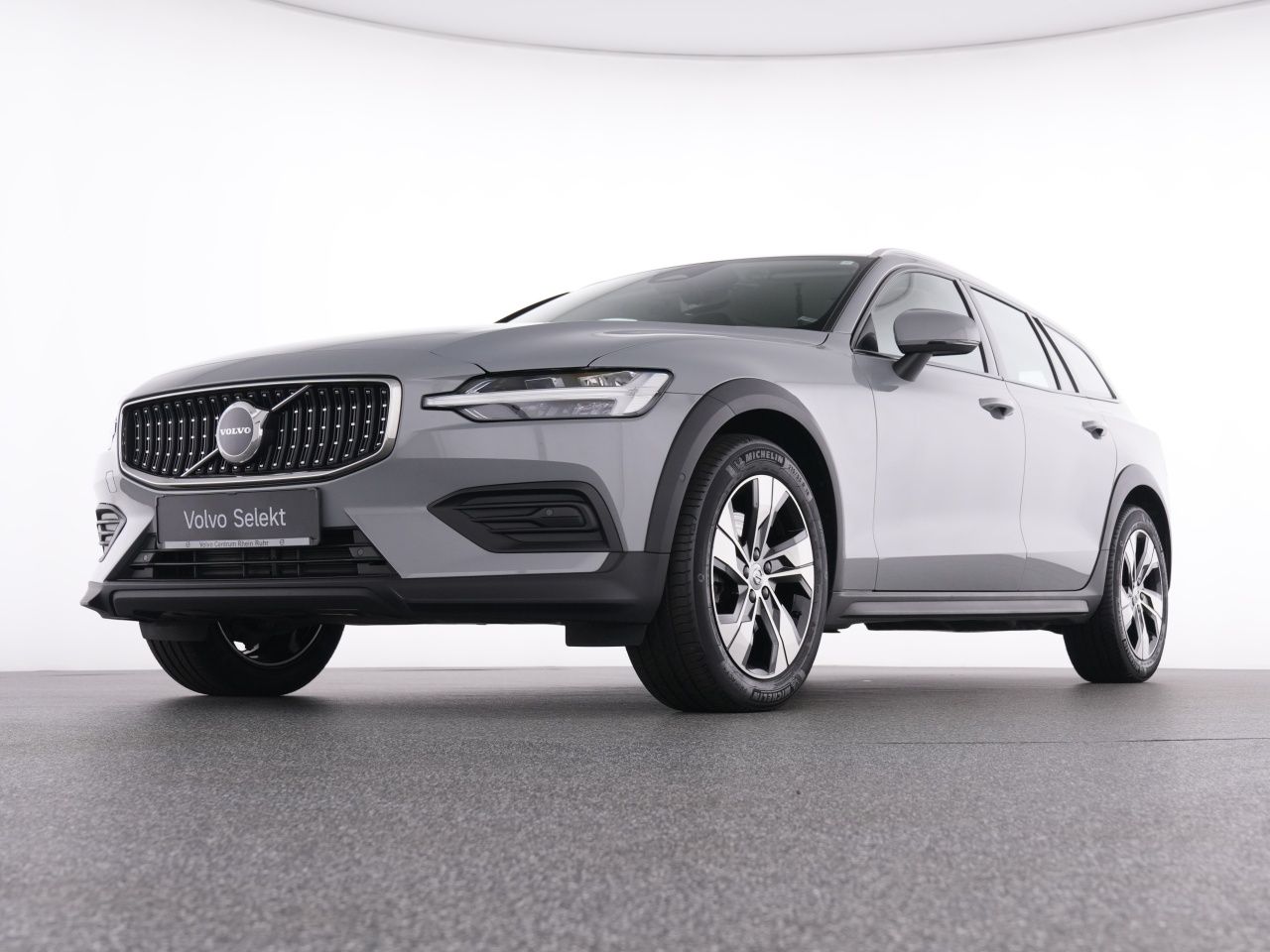Volvo V60 Cross Country B4 AWD Plus+WINTERPAK+RFK+