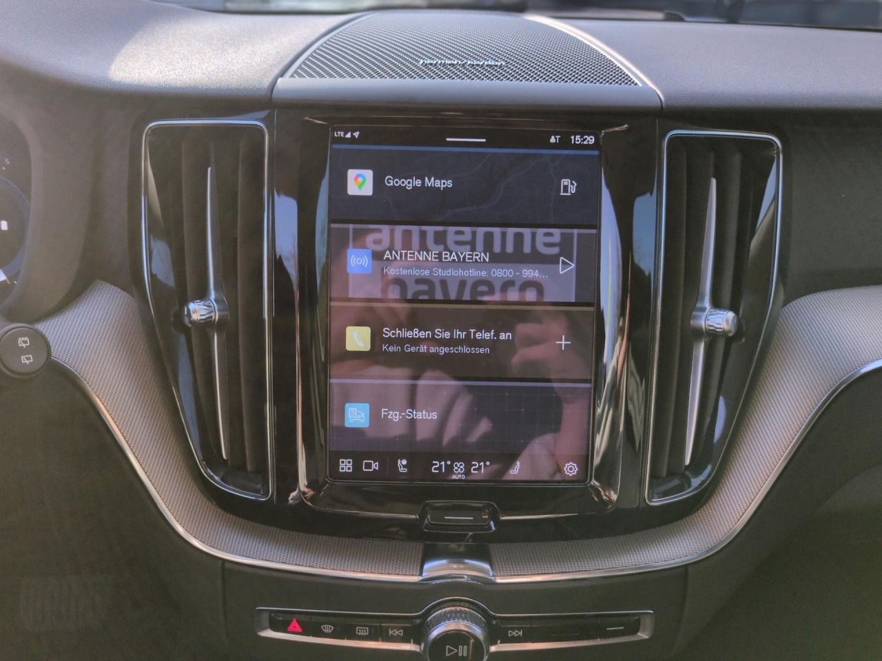 Volvo XC60 B4 (Diesel) Plus Dark 2WD Automatik Navi