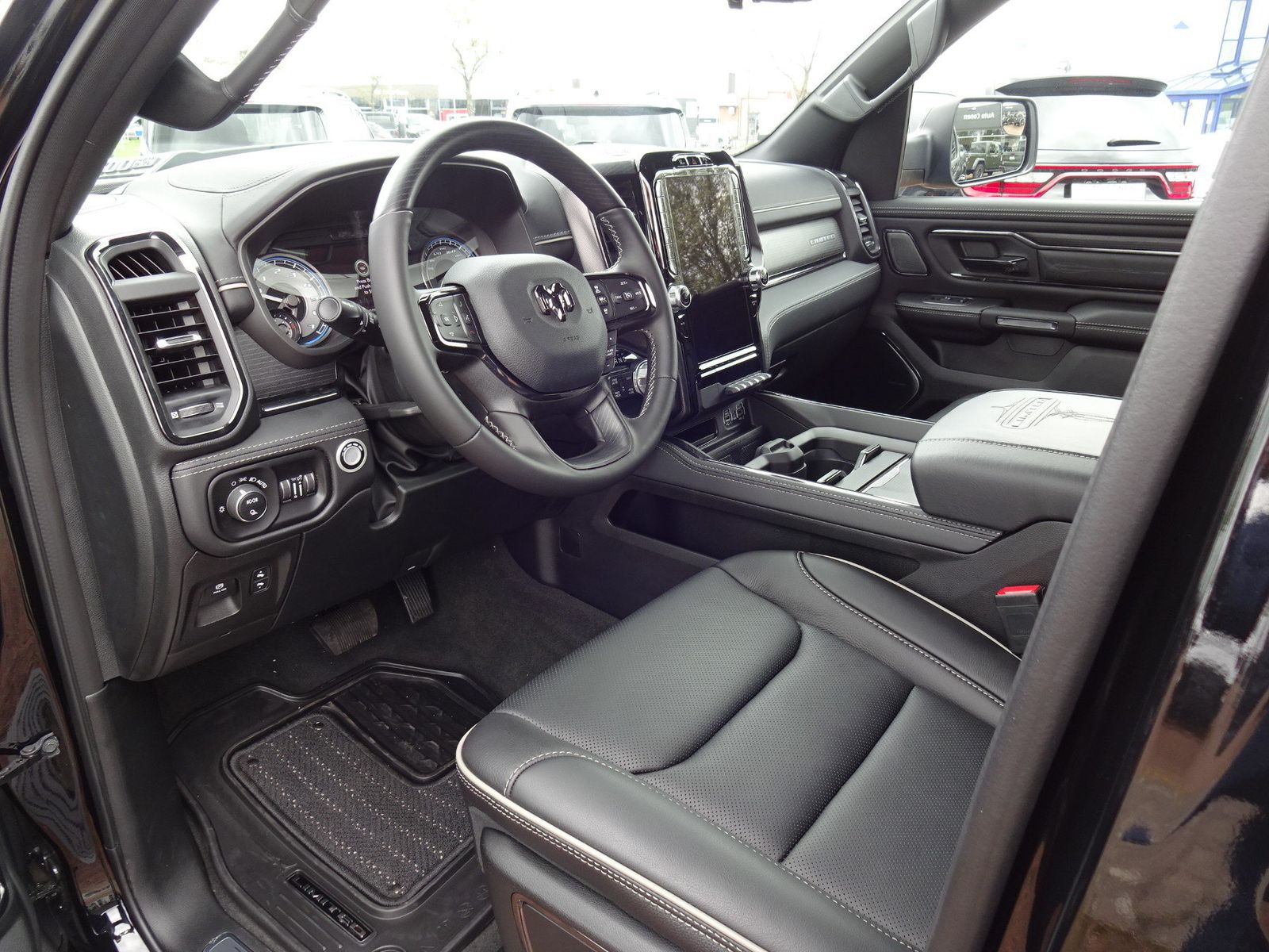 Dodge RAM Limited Night Edition 5.7L V8 HEMI Crew Cab