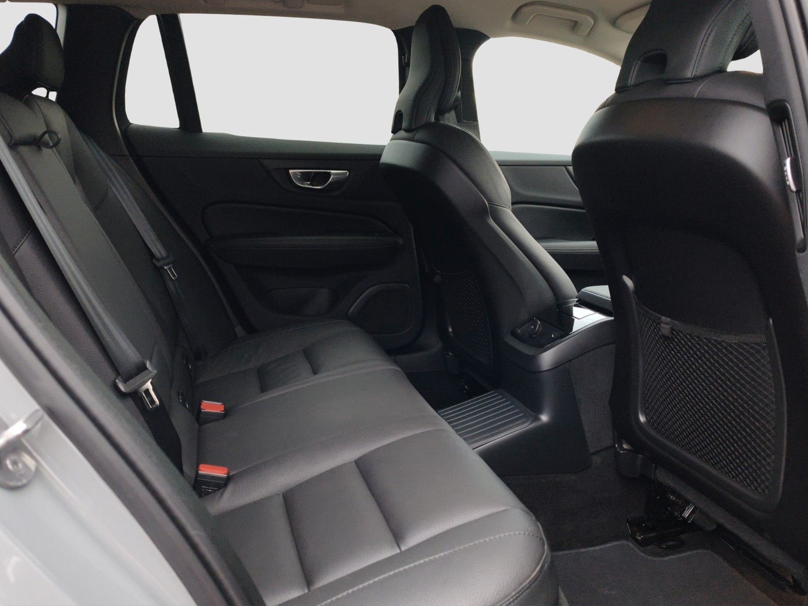 Volvo V60 T6 Plus Dark Recharge Plug-In Hybrid AWD*AHK