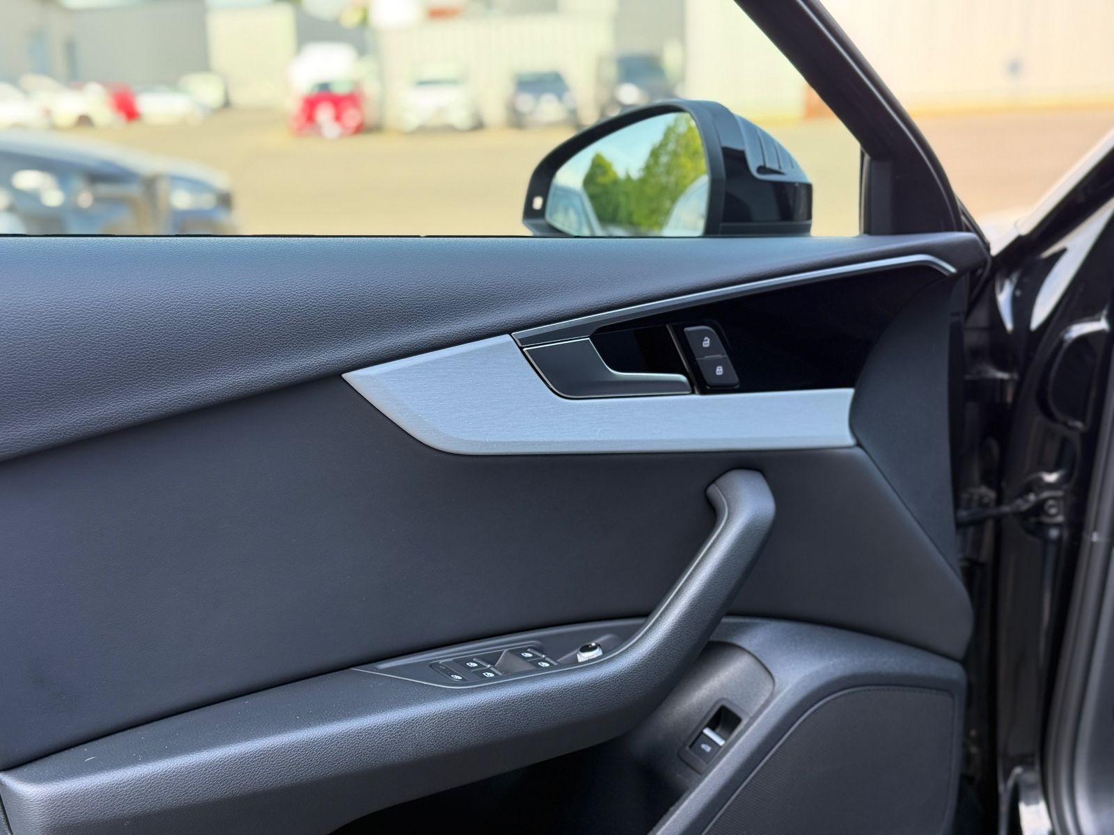 Audi A4 Avant 40 TDI S-Line - Samsaru's Car Outlet