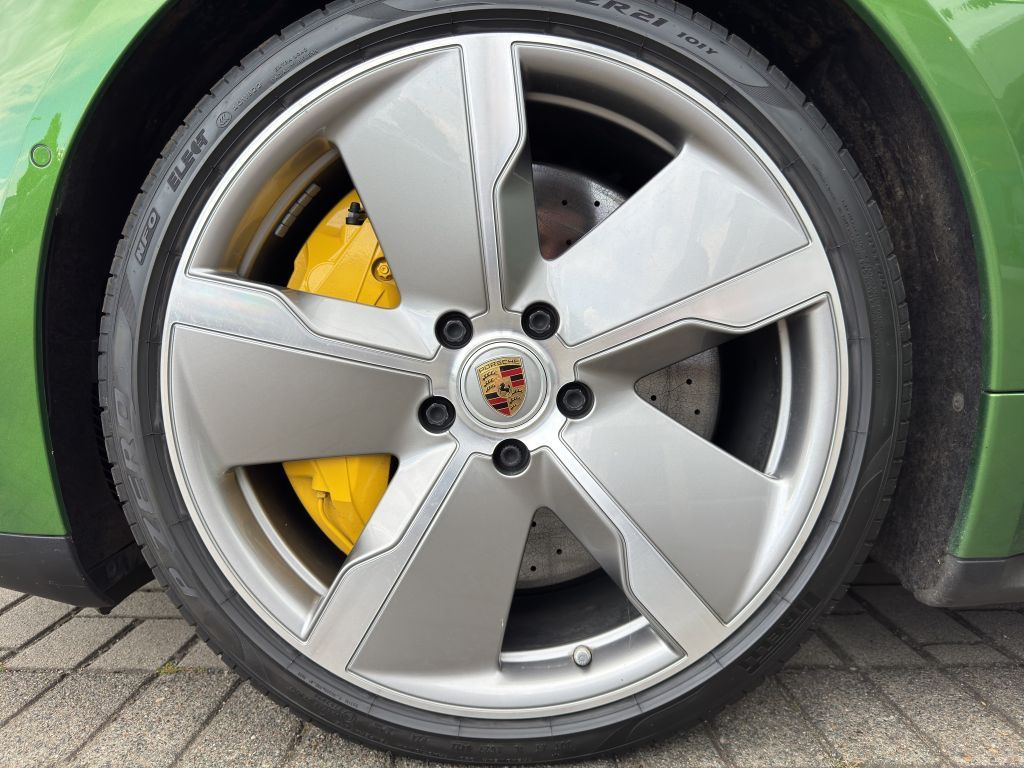 Porsche Taycan Turbo S 761 PS DeutschesFzg NP 223.475EUR