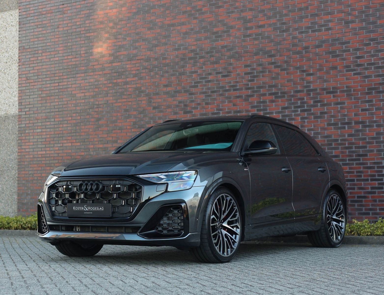Audi Q8 60 TFSIe Quattro Advanced - Samsaru's Car Outlet