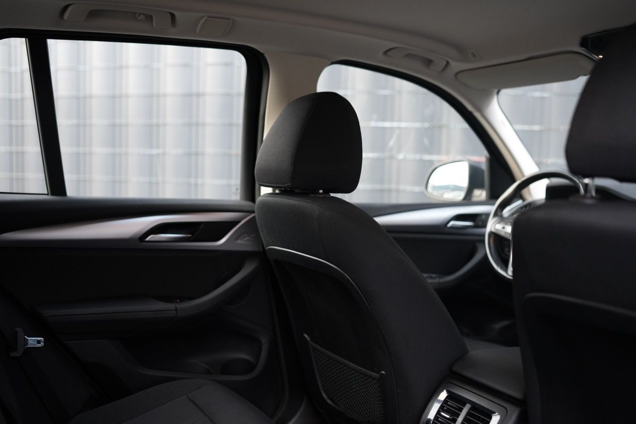 BMW X3 xDrive 20 i Advantage *LIVECOCKPIT*NAVI*