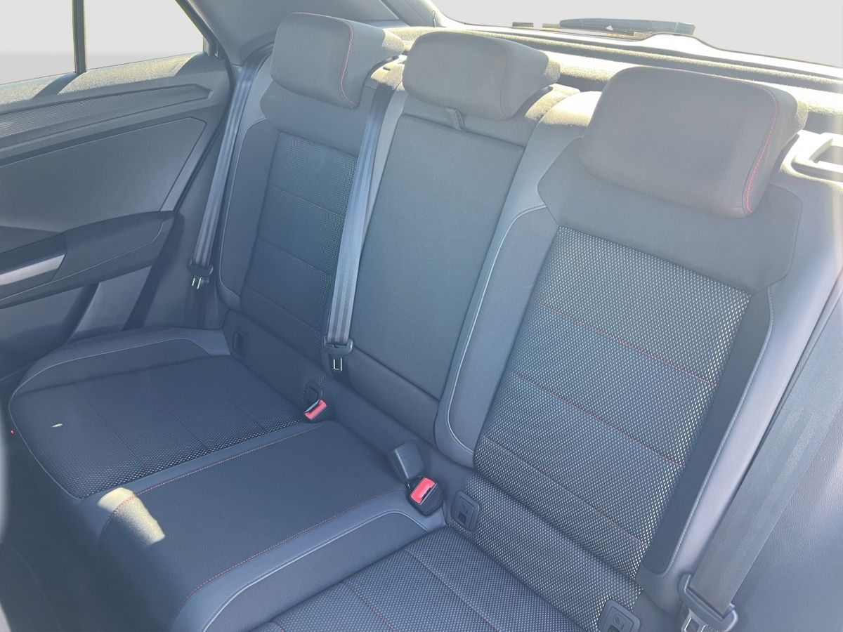 Volkswagen T-ROC Sport 1.5 TSi DSG - Samsaru's Car Outlet