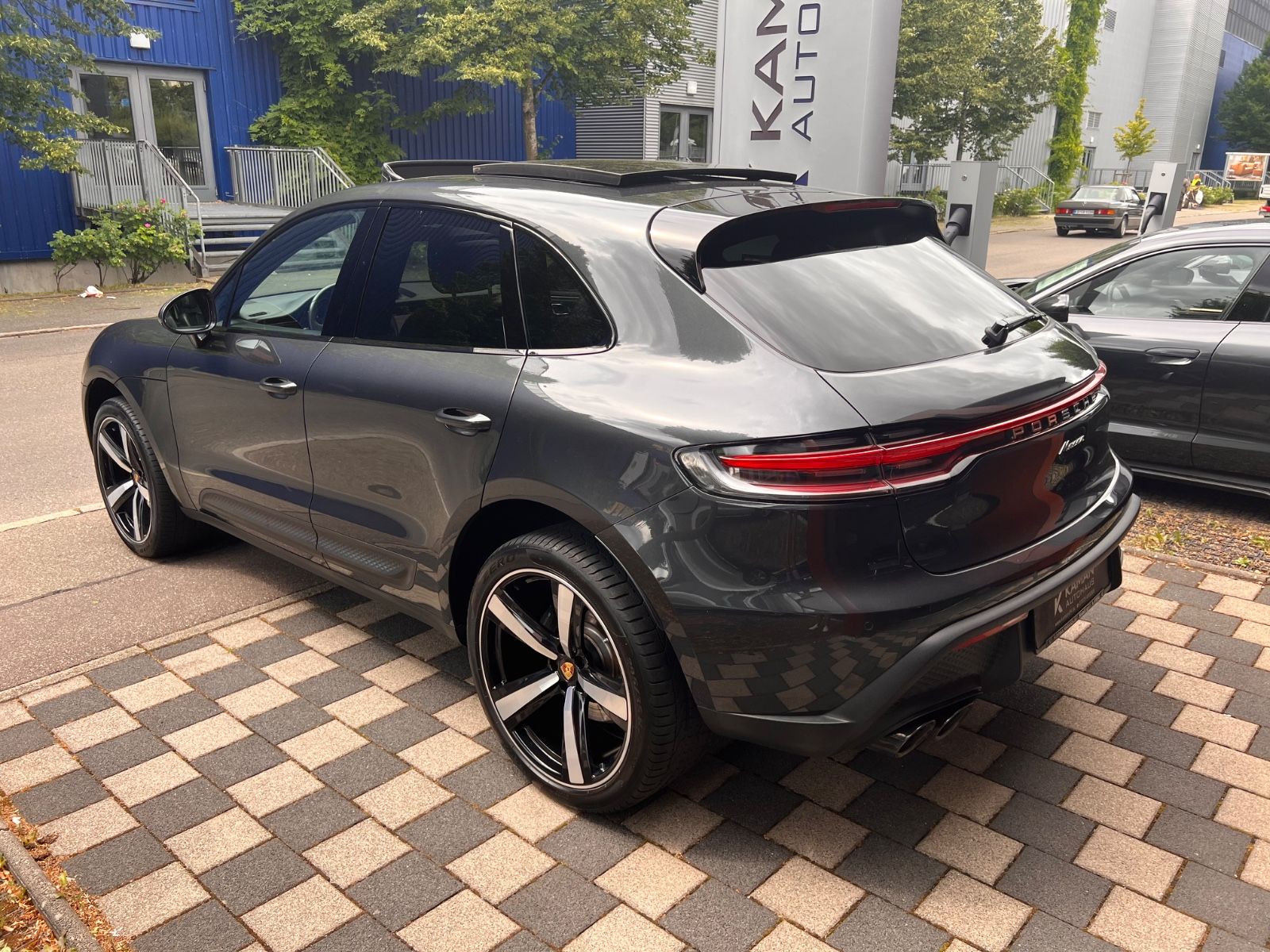Porsche Macan III Exclusive - Samsaru's Car Outlet