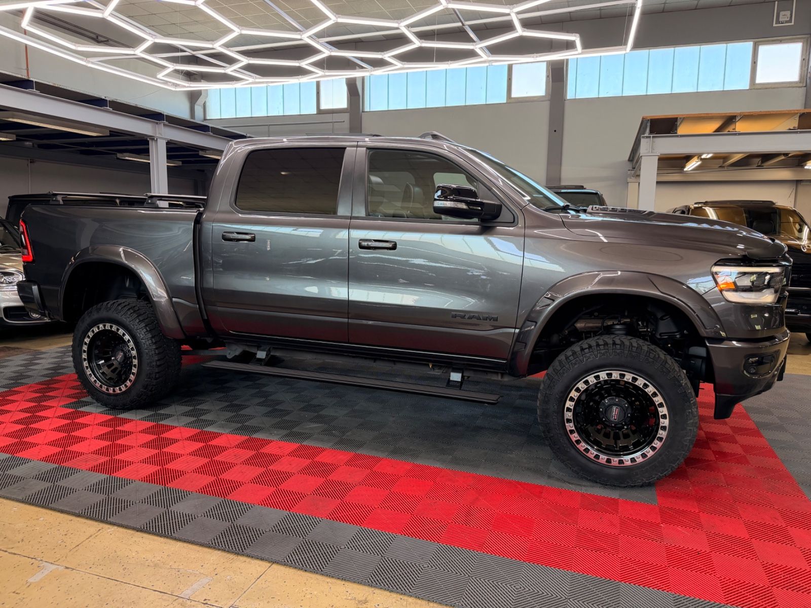 Dodge RAM 1500 5.7 4X4 LARAMIE PANO LPG MonsterTruck