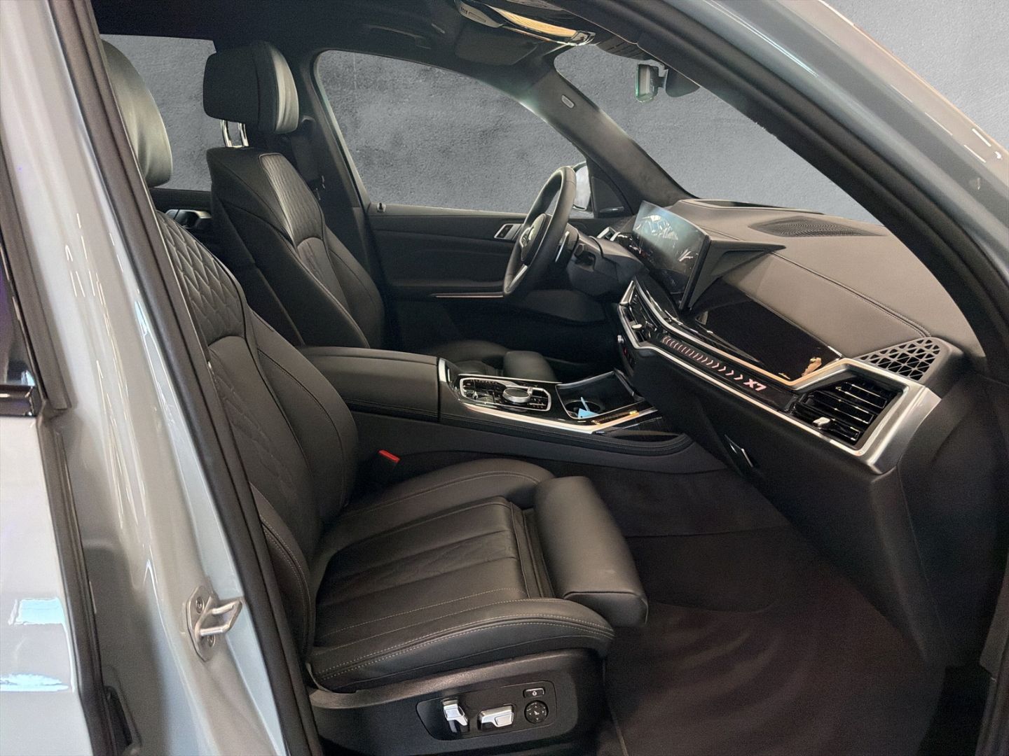 BMW X7 xDrive40d M Sport 21''LC PROF AHK PANO STAND-