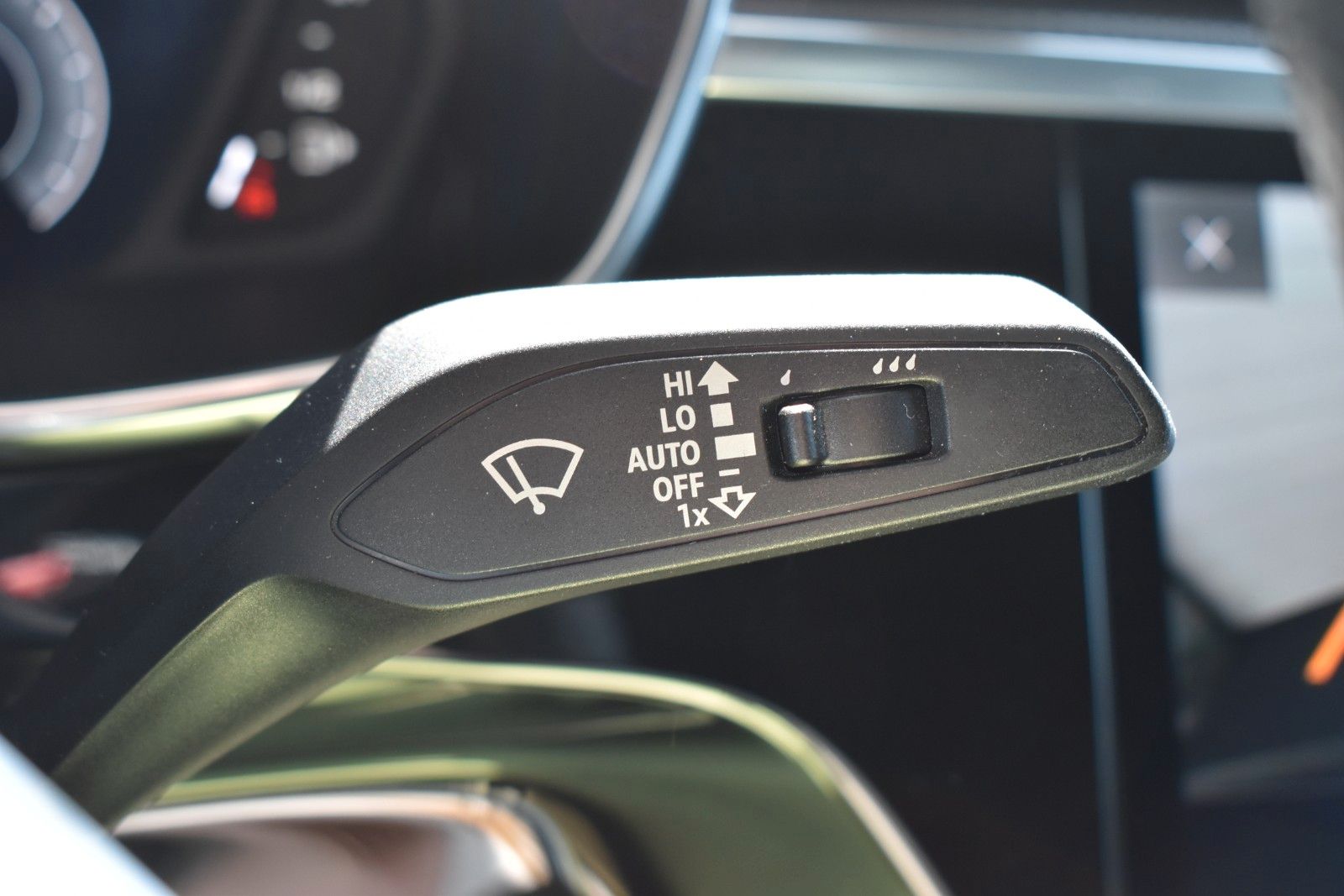 Audi Q3 40 TFSI quattro S line - Samsaru's Car Outlet