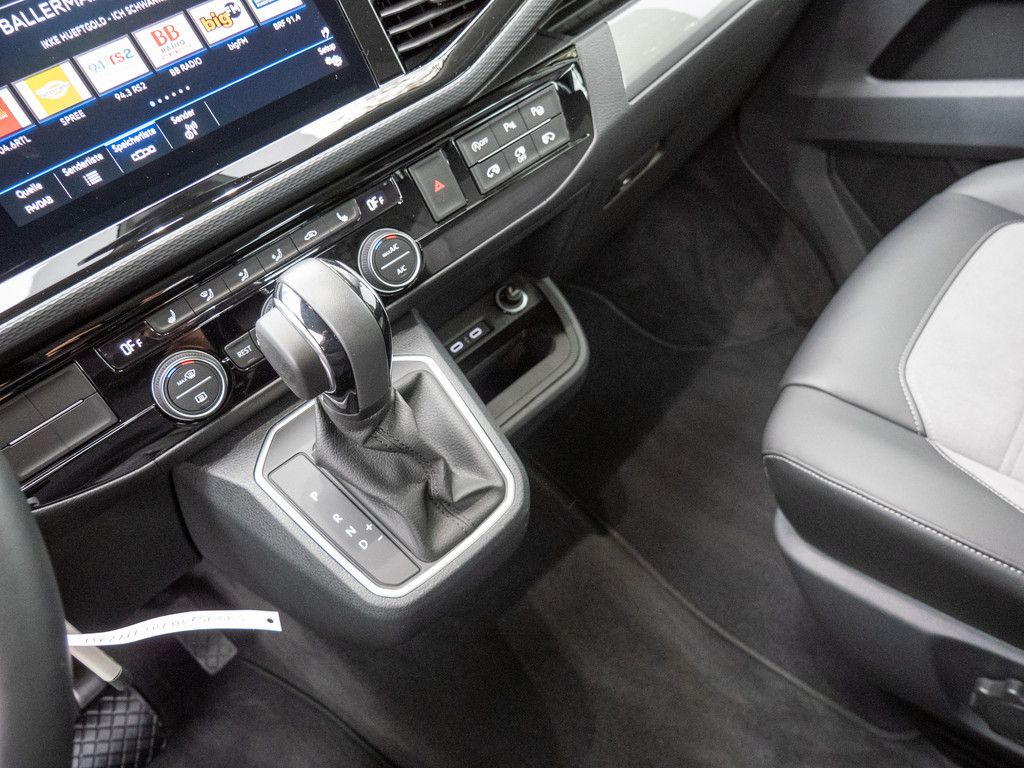 Volkswagen T6.1 Multivan 2.0TDI DSG - Samsaru's Car Outlet