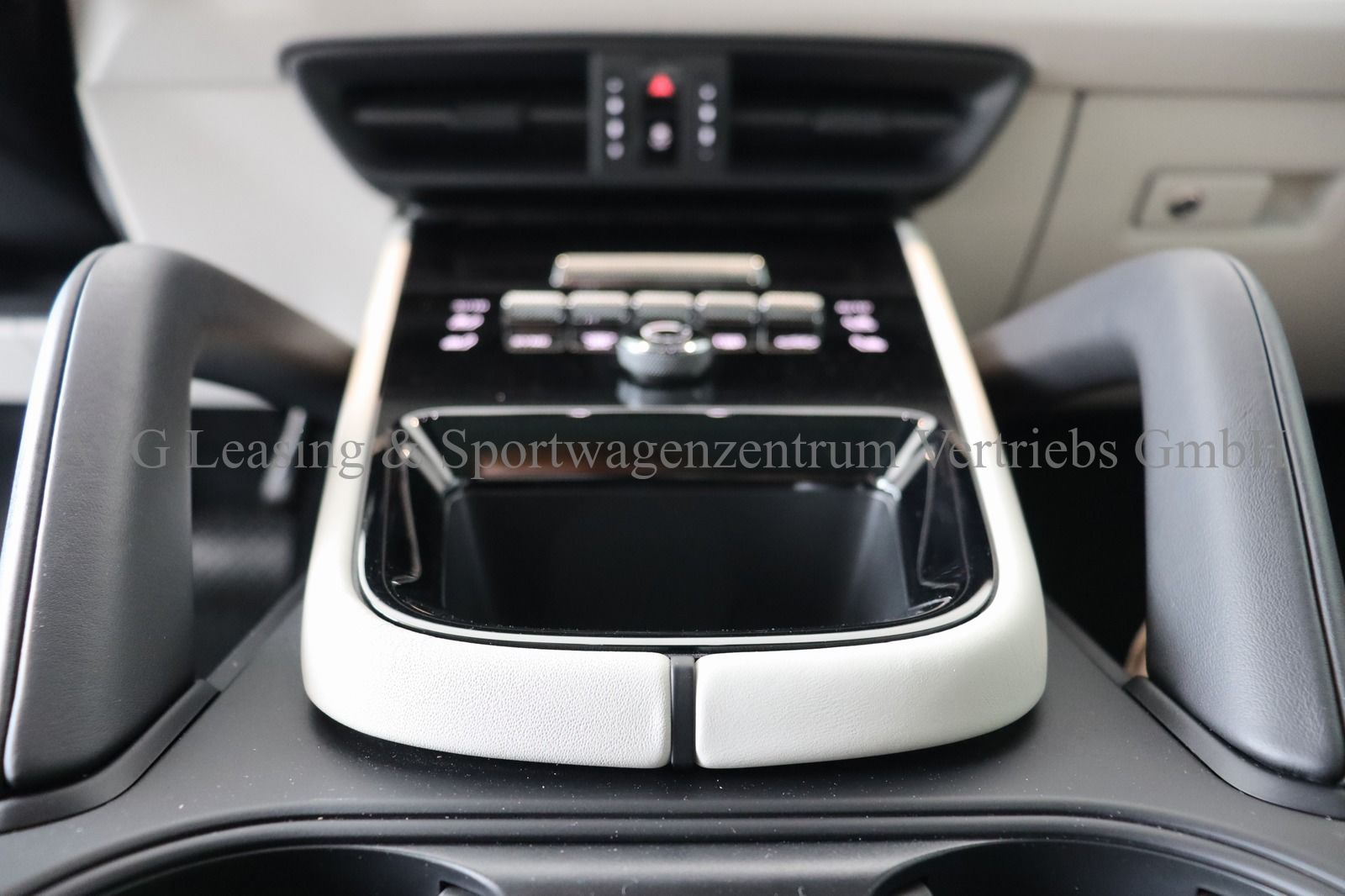 Porsche Cayenne E-Hybrid Dt/1.Hd/Bicolor Leder/Net.88k¤