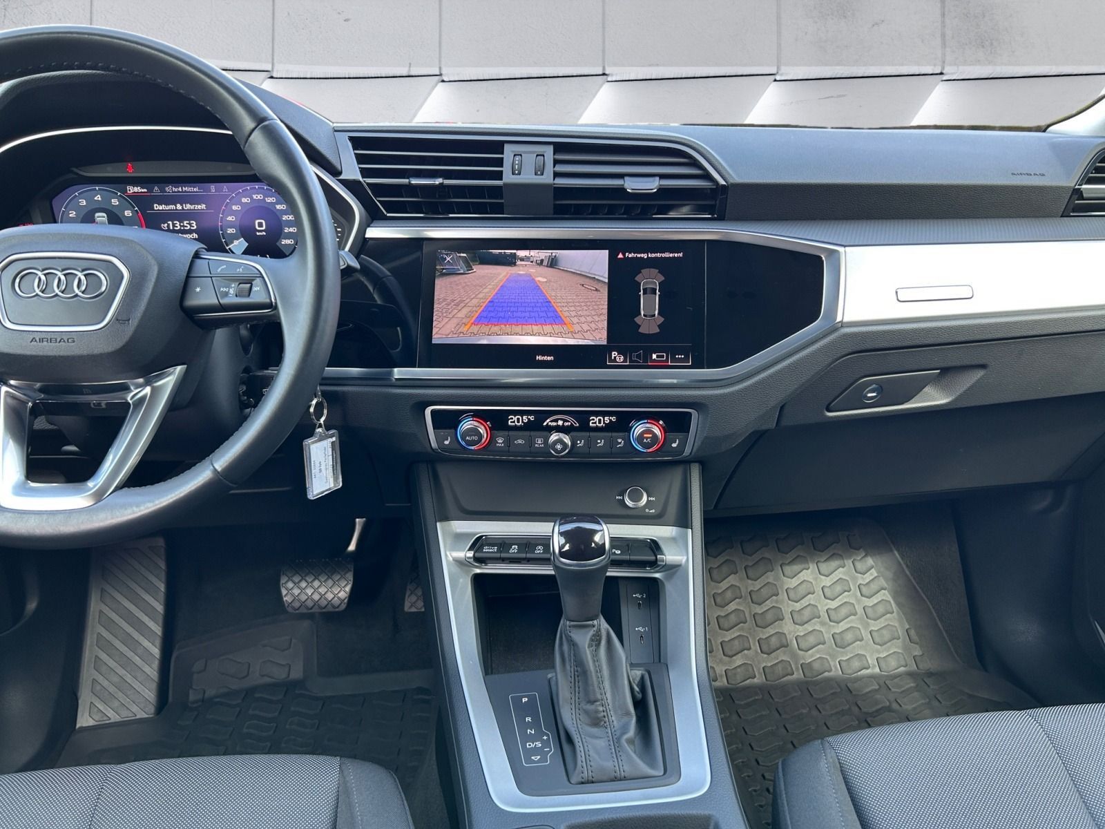 Audi Q3 Sportback 40 TFSI quattro S line - Samsaru's Car Outlet