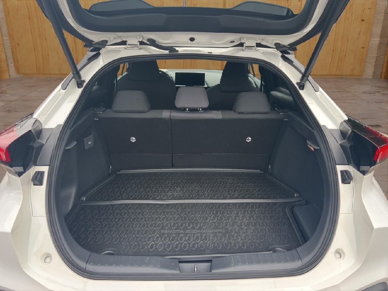 Toyota C-HR Plug-In Hybrid Team D
