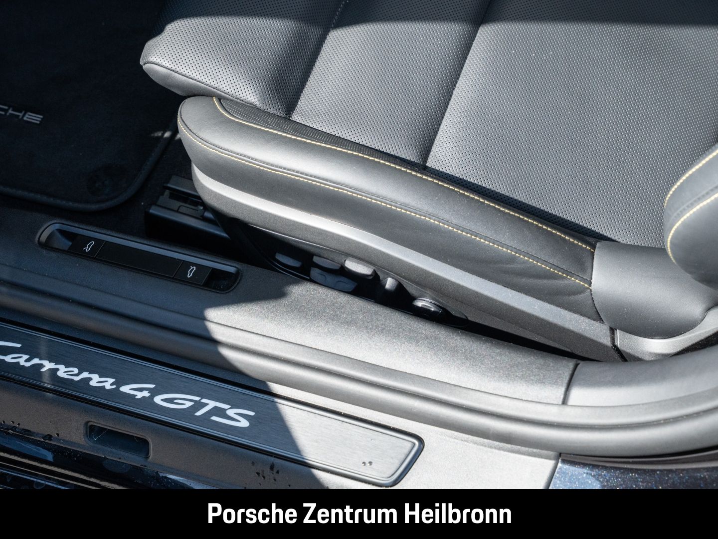 Porsche 992 911 Carrera 4 GTS Cabrio Burmester InnoDrive