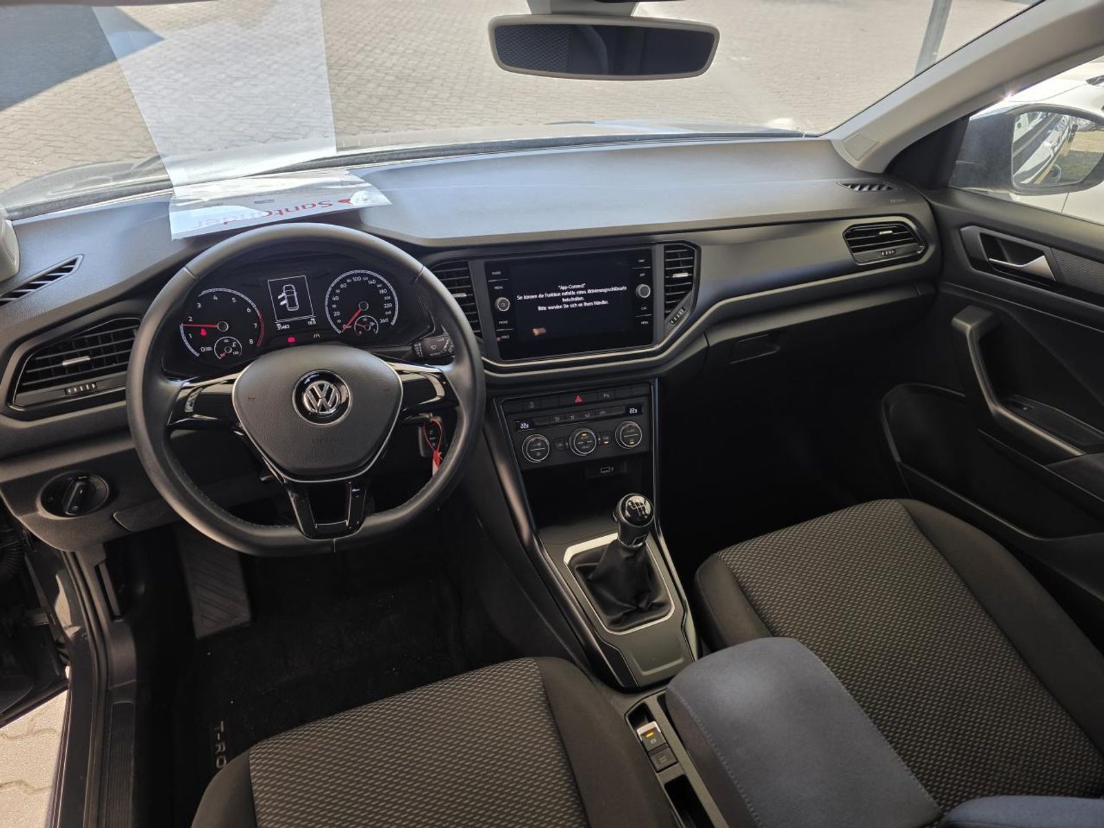Volkswagen T-Roc 1.0 TSI - Samsaru's Car Outlet