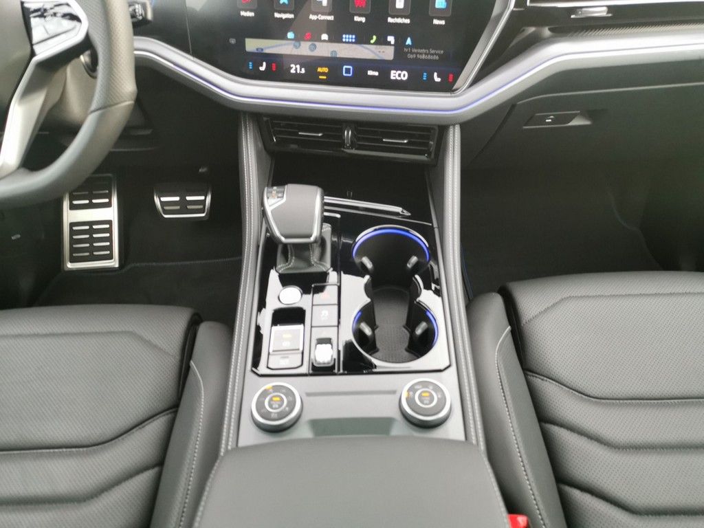 Volkswagen Touareg 3.0 TSI eHybrid 340 kW 4M R Tipronic - Samsaru's Car Outlet
