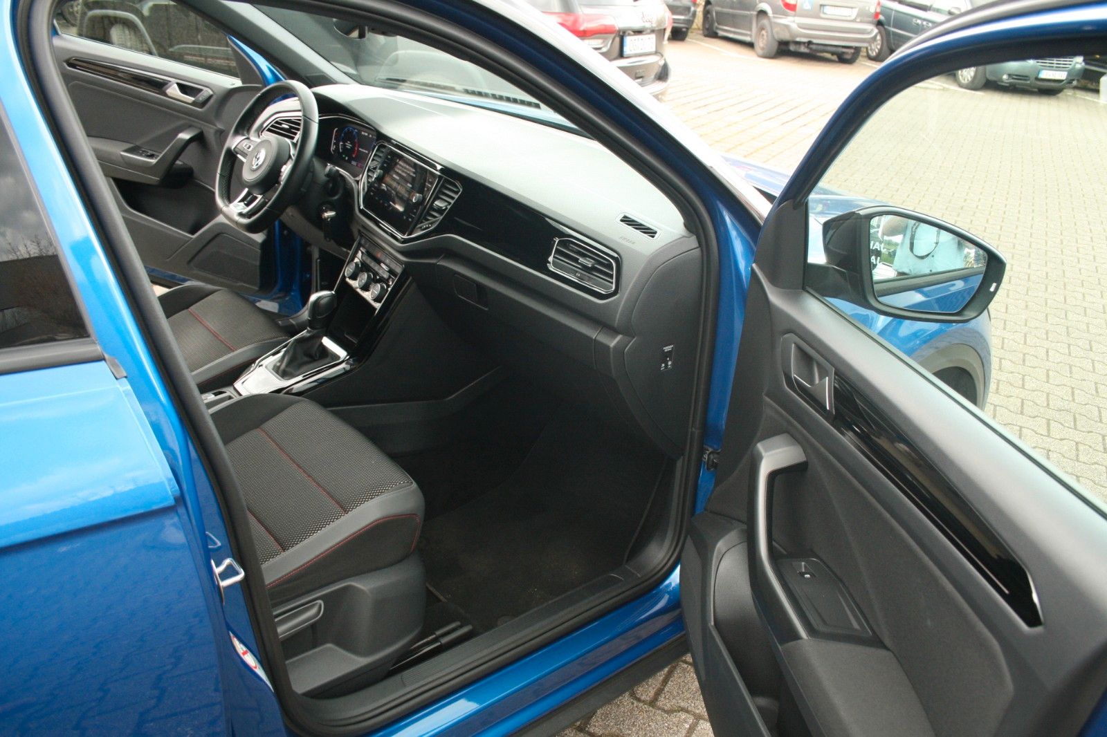 Volkswagen T-Roc 1.5 TSI ACT OPF DSG Sport" → "Volkswagen T-Roc TSI Sport - Samsaru's Car Outlet