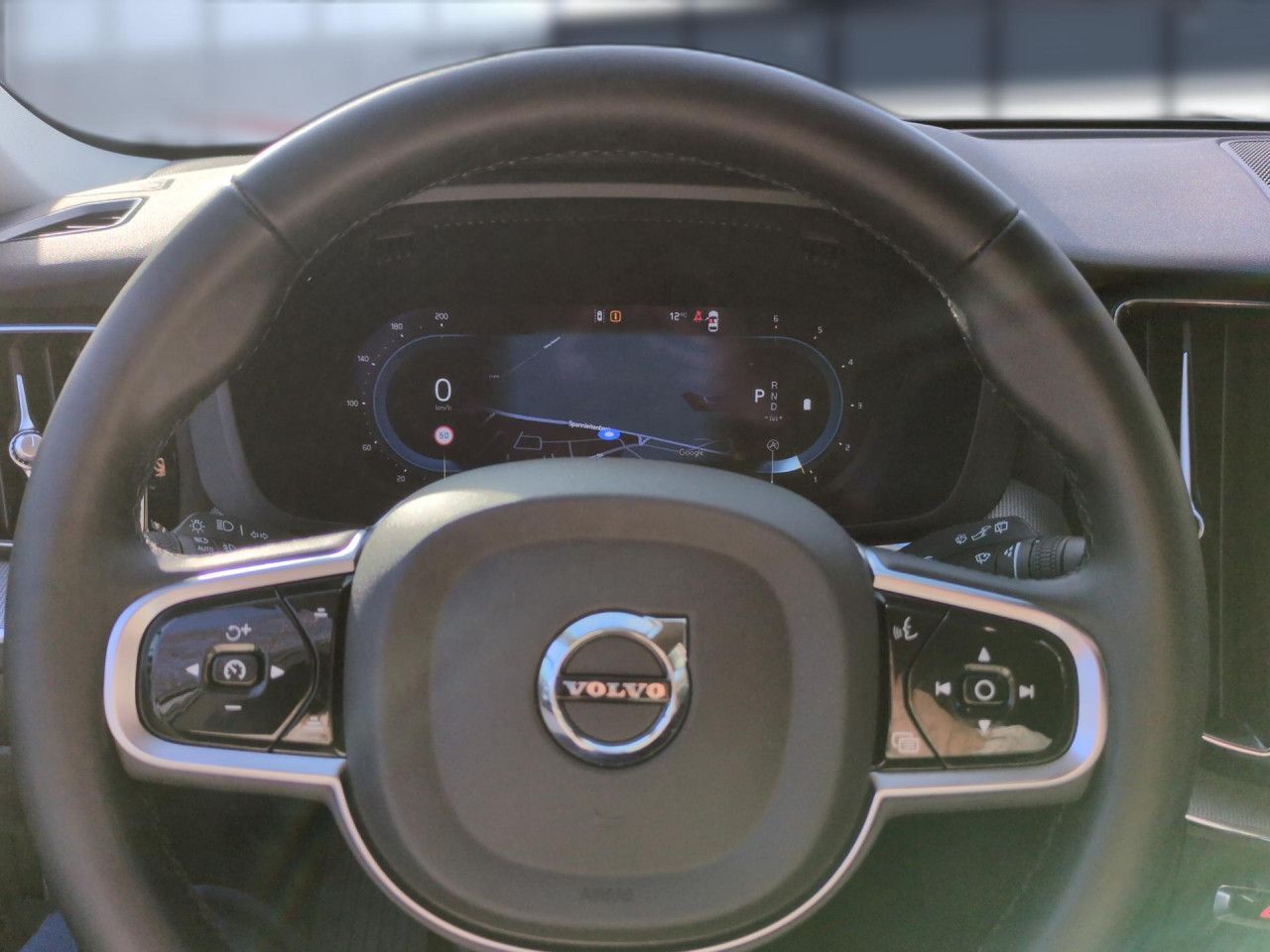 Volvo XC60 B4 (Diesel) Plus Dark 2WD Automatik Navi