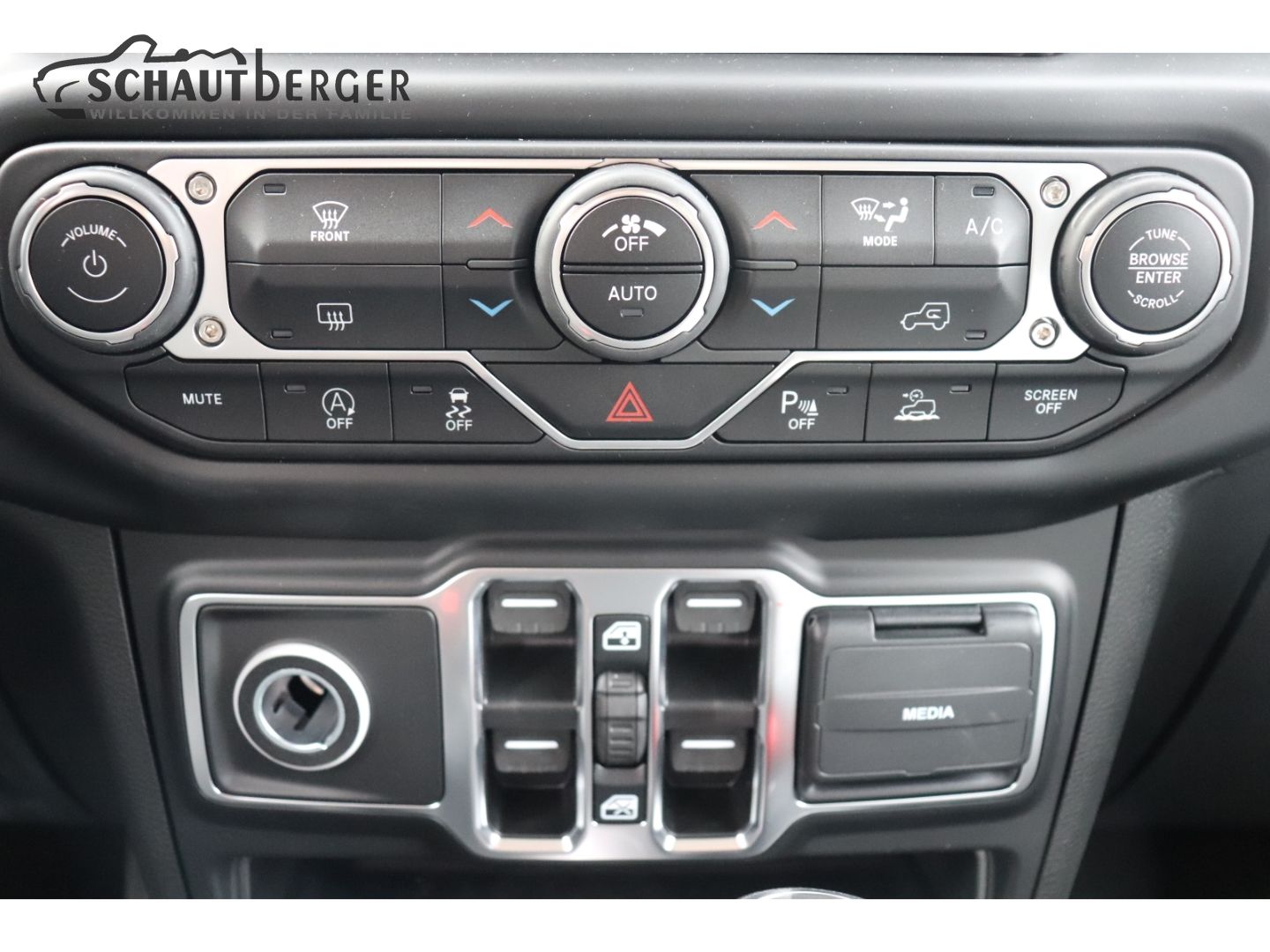 Jeep Gladiator Overland 4WD AHK, 3,5t AHK