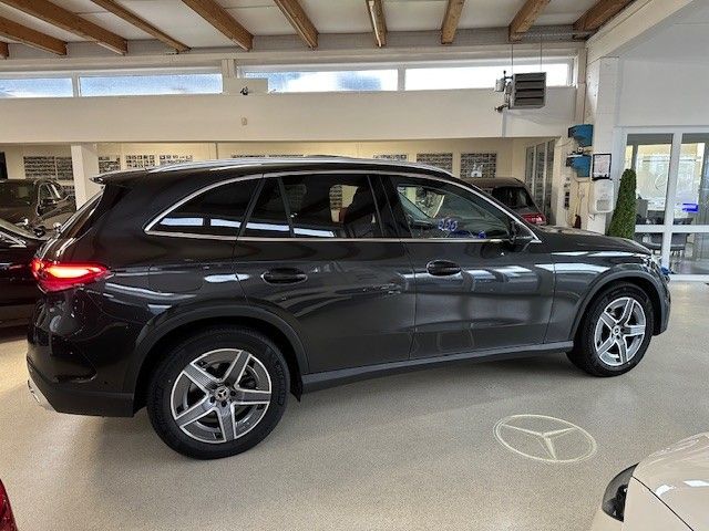 Mercedes-Benz GLC 300 d 4 M AMG Digital Light+Panorama+Burmest