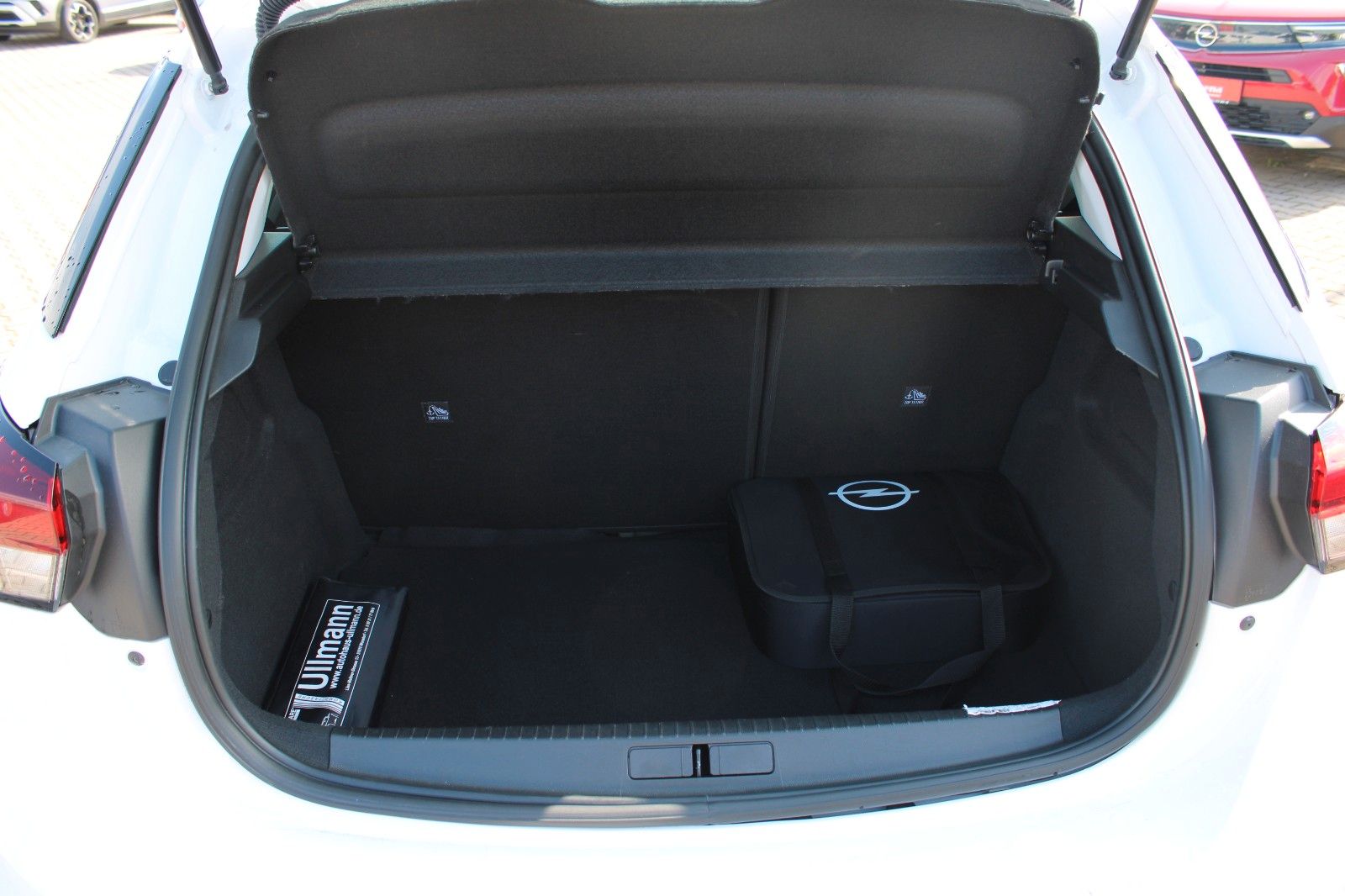 Opel Corsa-e Edition - Samsaru's Car Outlet